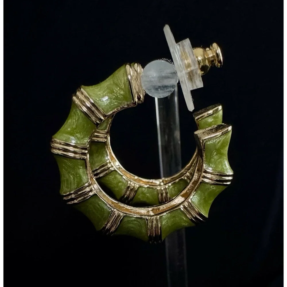 Vintage KJL Kenneth Jay Lane Green Enamel Bamboo Hoop Earrings - Picture 2 of 6